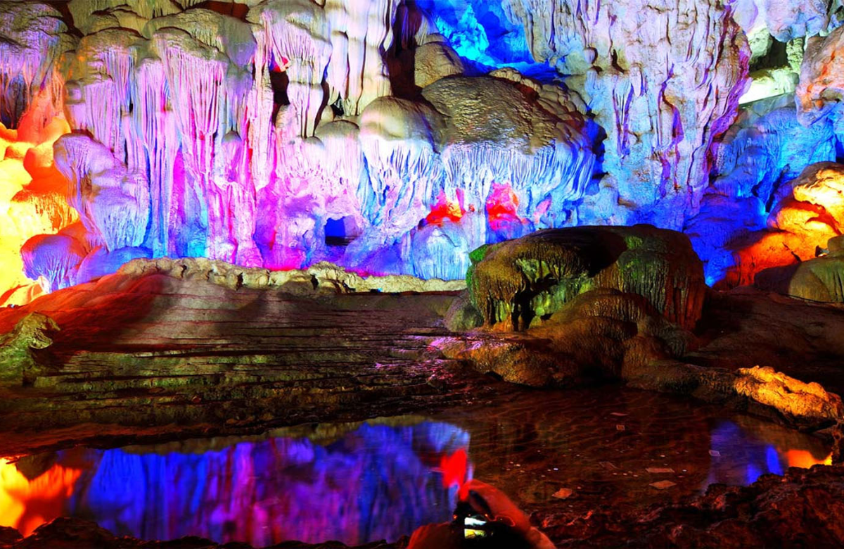 Động Thiên Cung - Hạ Long