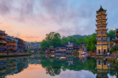 TOUR TRƯƠNG GIA GIỚI – PHƯỢNG HOÀNG CỔ TRẤN – MẶC NHUNG MIÊU TRẠI – HỒ BẢO PHONG