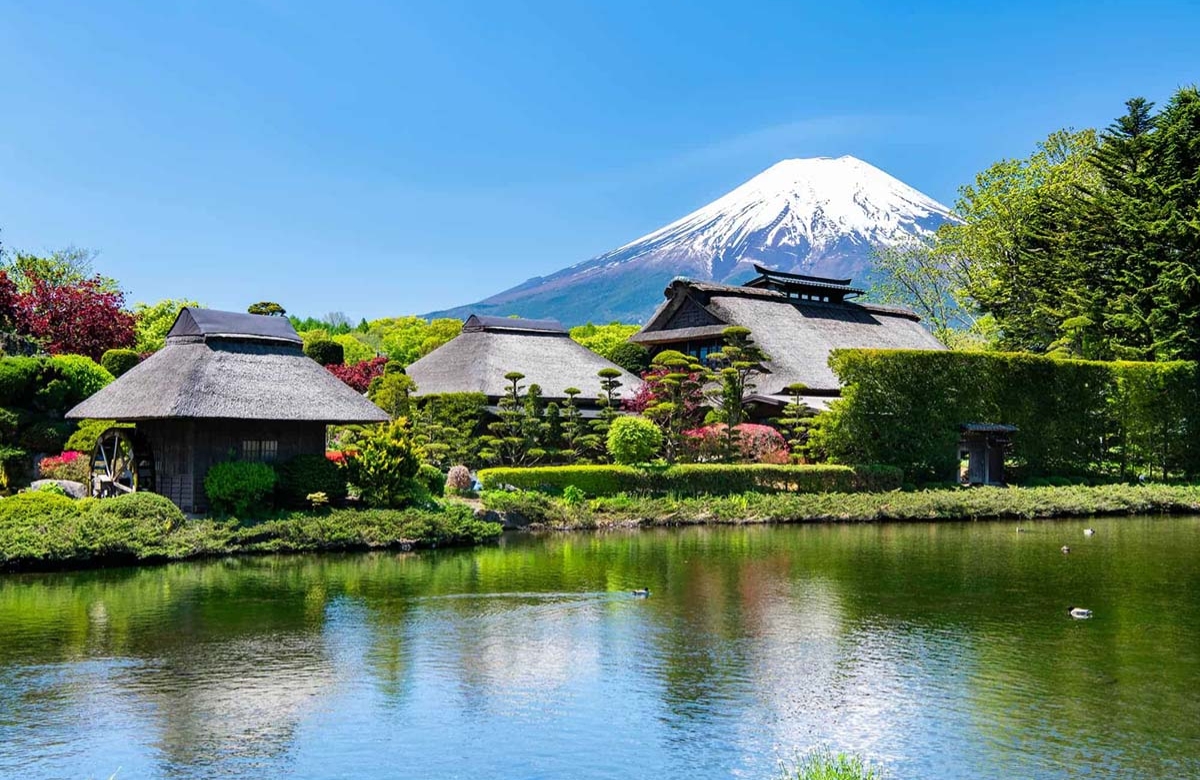 Làng cổ Oshino Hakkai